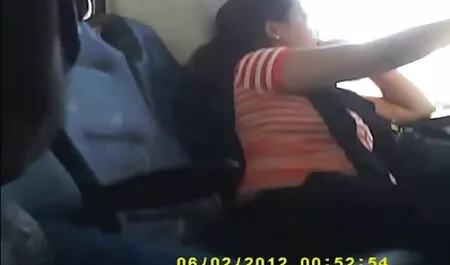 Phim khiêu dâm Nga. Con chó cái ngứa ngáy vì phấn khích và sec loan luan me va con trai đòi hỏi quan hệ tình dục nóng bỏng thay vì đi dạo trong công viên và đi đến quán cà phê