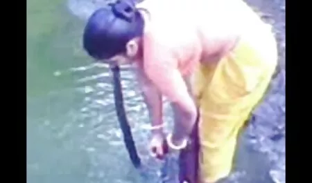 Thật khốn nạn với môn bi-a, khi bạn có những quả bóng to lớn sec me con dit nhau tươi tốt dưới tay mình, và trong quần của bạn có một cái mác dài và nhắm tốt!