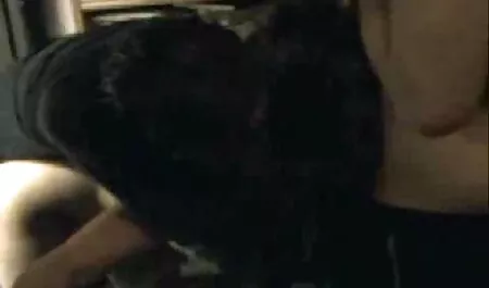 Jena Hayes và Charlie Lane không lãng phim sec loan luan me va con phí thời gian và hoàn toàn đắm chìm trong những đam mê đồng tính nữ, ngay khi họ ở một mình với nhau!