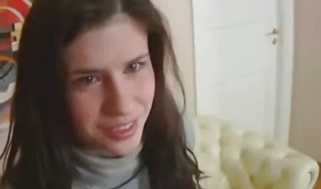 Lần đầu tiên phim sec me gia xem phim khiêu dâm còn trẻ nhưng họ thích nó