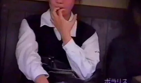 Sau khi nhảy lên dương vật của người đụ cô, phim sec hai me con con chó cái mở miệng, trong đó người đàn ông kết thúc một cách thô bạo