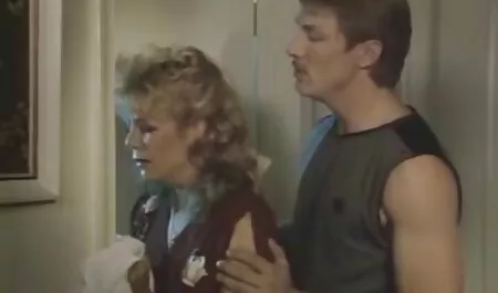 Tôi tán một cô gái tóc nâu xinh đẹp cho một phimsec me ke câu chuyện