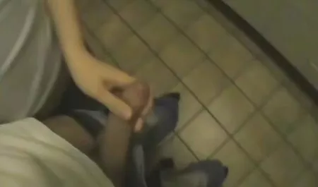 Nga .. Chàng trai thông minh đã không bỏ lỡ cơ hội sec me va con trai vào buổi sáng để chèn thêm một lần nữa niềm đam mê quyến rũ của mình, mà anh ta đã viết vào nửa đêm trước đó