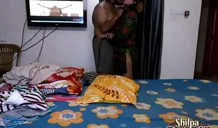 Bây giờ một chút thú vị nhẹ sec loan luan me va con thổi kèn và bạn có thể an toàn đi đến âm hộ màu hồng, cạo sạch sẽ!