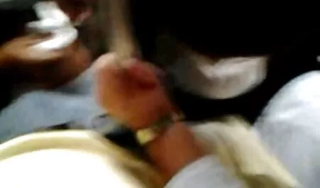 Con chó cái chỉ cần quỳ xuống và bú xem phim sec me con