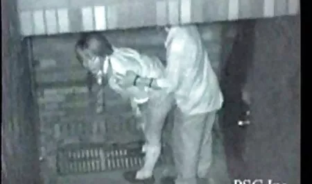 Cô bé quàng khăn đỏ ở sec me va con vùng đất sa đọa, bản dịch tiếng Nga