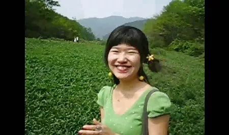 Cô gái nghiệp dư nhận đồ chơi cho phim sec loan luon me con Giáng sinh