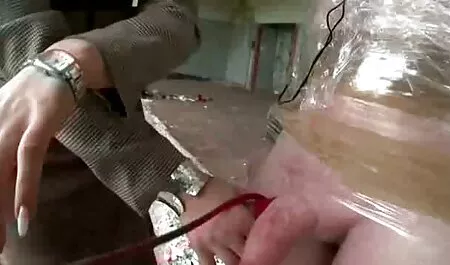 Đáng yêu Babe fim sec loan luan me con lathers cô ấy titties với bọt