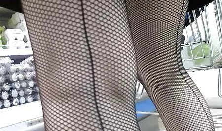 Cô gái tóc vàng được sec me con loan luan đặt phong cách doggy ngay tại nơi làm việc