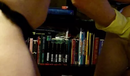 Từ một cây roi tóc vàng xem phim sec me va con trai xoăn, như từ một cái thùng