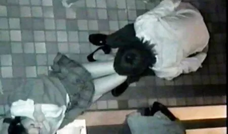 Từng chút một, nói đến cunnilingus, làm hài lòng cả người liếm và người bị liếm. Tại đây các cô gái thay phiên nhau làm hài lòng nhau, mang phim sec me đến cho các đồng tính nữ những khoái cảm thật không thể tưởng tượng được