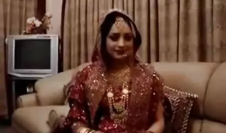 Người đẹp ngực khủng muốn nhanh chóng dang chân ra và làm tình nhẹ nhàng ﻿sec me con và dài