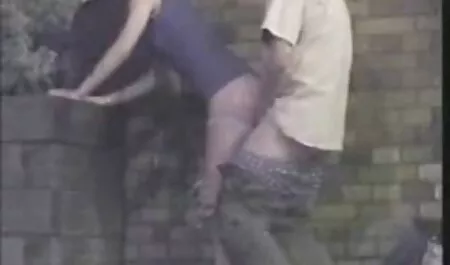 Mỡ gà con fucked cô ấy pim sec me ke chồng trong các phòng tắm