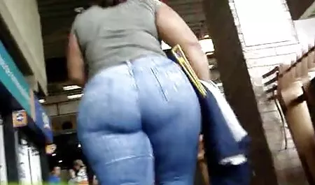 Trẻ đôi tình nhân fim sec me con chết tiệt trên giường