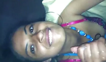 Hai chân nàng dang rộng, những tiếng rên rỉ cuồng nhiệt và những cơn cực khoái thường xuyên, dữ dội, đây là một niềm vui thực sec me va con sự của một người đàn ông!