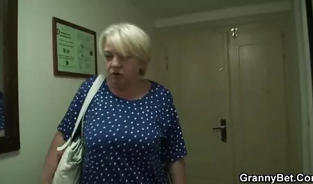 Con chó cái đã hút kỹ sư âm thanh trong phòng thu phim sec dit me ruot