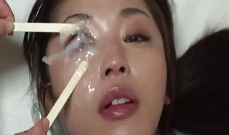 Phép màu gầy, xương xẩu cũng muốn trở thành một ngôi sao phim sec dit me ruot khiêu dâm, và do đó, cho phép bạn tình lắc ngực và đút ngón tay vào âm hộ!