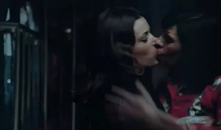 Nhân viên bán hàng sẽ phải liếm cả hai lỗ của cô gái tóc nâu, và chỉ khi đó bạn mới có thể thưởng thức cách dương vật nằm trong cái miệng nóng bỏng và cái khe xinh xắn của phim sec loan luan me ke dâm thủy