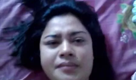 Năm cô bạn gái sexy, năm cơ thể phụ nữ xinh đẹp, năm người xem phim sec me con đồng tính nữ. Họ biết cách để có được niềm vui và cho nhau những niềm vui không thể kể xiết.