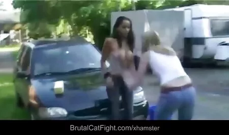 Sau khi siêng phim sec loan luon me con năng bú cu, người đẹp dang rộng hai chân và ám chỉ với bạn trai rằng sẽ rất tuyệt cho anh ấy làm việc trên con cu