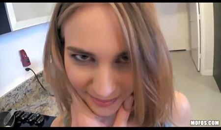 Các cô gái thích thú với bản thân đồng tính nữ vuốt ve và hút tinh ranh của anh ấy, và anh ấy liếm pussies của họ phim sec luan luan me con và fucked ngon lành lừa