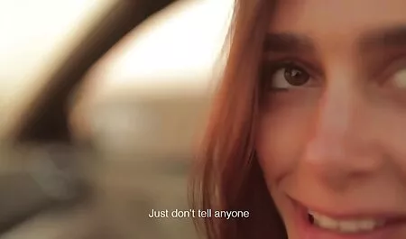 Nữ diễn viên khiêu dâm trong kỳ nghỉ với một xem sec loan luan me con người lạ