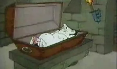 Một bác sĩ trẻ sec dit me đã khám thành công cho bệnh nhân trẻ tuổi của mình