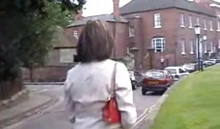 Tigerr Benson tội nghiệp lại gặp may. Cô rơi vào nanh vuốt của một nhà khoa học điên rồ, một kẻ bạo dâm, người đã thí nghiệm trên âm hộ đầy đặn, tội nghiệp của cô, làm tình với fim sec me con cô bằng bộ máy cơ của hắn