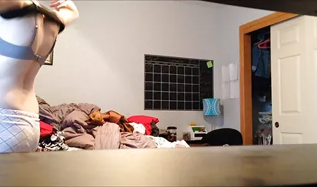 Brunette liếm và fucked trong sec dit me vo hậu môn