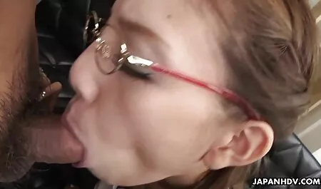 Anh chàng mệt mỏi vì bạn gái không làm gì trong việc nhà, nhưng cơn tức giận của anh ta lập tức hạ nhiệt, ngay khi cô chạm môi vào dương vật tê cứng của ﻿sec me con anh ta