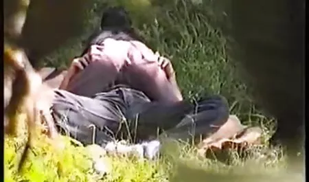 Pepper fucks một gái điếm trẻ trong một ngắn, váy denim phong cách doggy và lấp đầy lỗ của phimsec me ke con chong cô ấy với tinh trùng