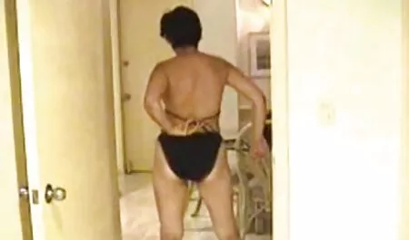 Anh chàng đã phấn khích ngay cả trong lúc thoát y và lên em bé đã phimsec me ke bằng dụng cụ lao động