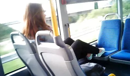 Nữ doanh nhân hôm nay ăn chơi sa đọa và dâm đãng đến xem phim sec me va con trai bất ngờ