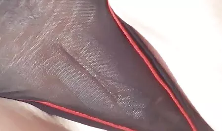 Trẻ nghịch ngợm y tá thủ dâm trong quần me ke sec lót