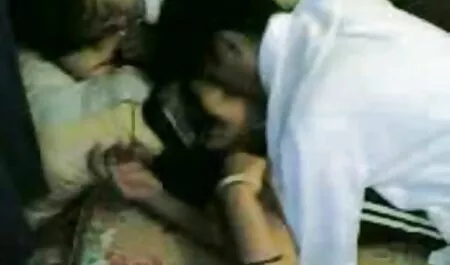 Một trường hợp có thật với một cô gái trẻ phim sec tinh me con người Nga ở lối vào