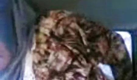 Cô mạnh dạn ném anh ta lên bậc sec loan luon me con thềm và đẩy mông của mình vào con cặc sau. Anh chưa bao giờ mong đợi điều này!