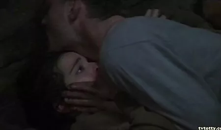 Trưởng thành người đàn ông quyến rũ sinh viên trên những phim sec loan luan me ke bãi biển