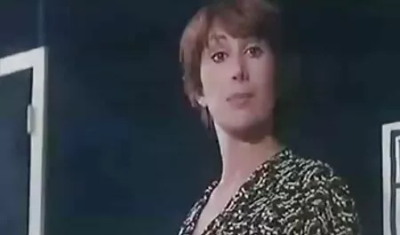 Từ phim sec loạn luân mẹ con cảnh ăn chơi trác táng như vậy, các cô bạn gái mới phát điên lên và bắt đầu mân mê sự quyến rũ của mình