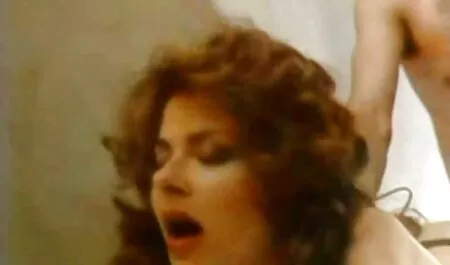 Brunette trả sec me con loan luan với tình dục cho một taxi