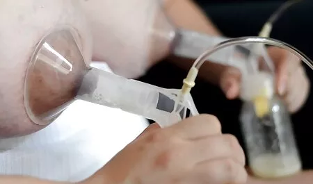 Valentina của màu hồng âm hộ được kéo phim sec loan luan me con trên bởi hai dicks