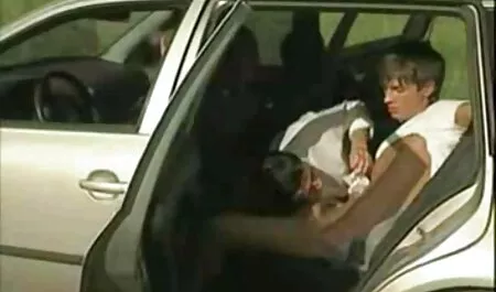 Một cô phim sec meke gái tuyệt đẹp hút một tinh ranh to lớn mà hầu như không vừa trong miệng cô ấy