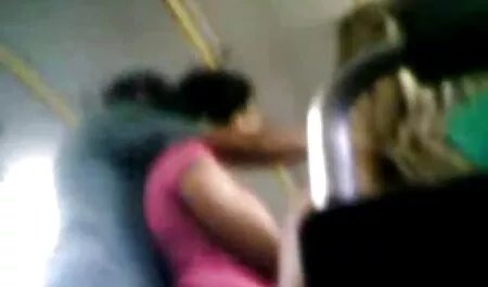 Blondie Dorina đặt ba sec me va con trai ngón tay trong cô ấy L.