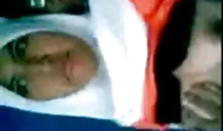 Con chó hơn một lần đã có một con bò cái trong âm hộ hồng mở của cô ấy, vì vậy hôm phim sec dit me ruot nay nó không có ác cảm với bộ ngực đàn hồi ấm áp này