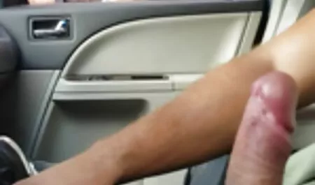 Những cái tát thô bạo trút lên một cô gái tóc vàng dịu dàng, cô gái tóc nâu sec loan luan me ke sừng sỏ tàn nhẫn nắm lấy tóc cô ấy và bắt cô ấy liếm cái mông hung ác của mình