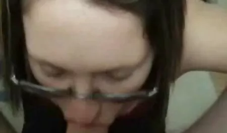 Tóc vàng Masha phim sec me dit con trai và brunette Dasha vuốt ve mỗi khác