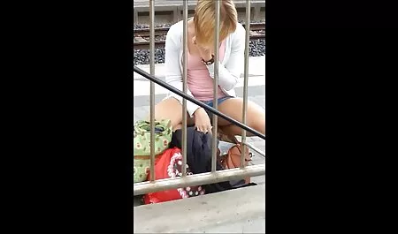 Sexy Cutie thủ dâm tại nơi sec dit me vo làm việc!