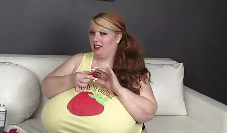 Một cặp vợ chồng trẻ quan hệ tình dục được hướng dẫn bởi phim sec loan luon me va con một tạp chí tình dục