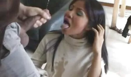 Phim khiêu dâm Nga. Svetlanka cắt ngắn trong bộ dạng vui tươi bị thu hút vào vòng tay ấm áp của người bạn thân nhất của cô, người mà cô từ lâu phim sec loan luan me va con đã muốn tiến vào một mối quan hệ thân mật