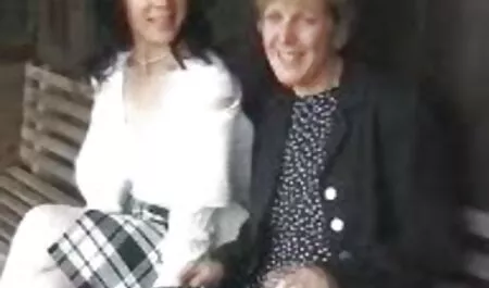 Chân dài ﻿sec me con vẻ đẹp liếm ướt khe